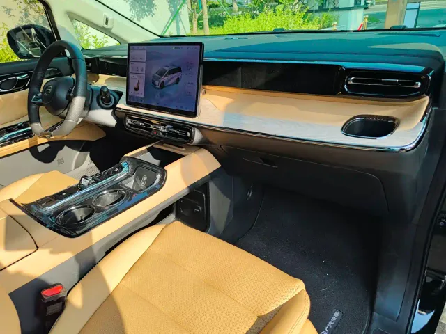 GAC Trumpchi E8 — Фото автомобиля 15