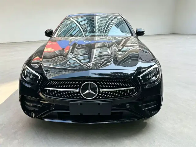 Mercedes-Benz E-Class — Фото автомобиля 2