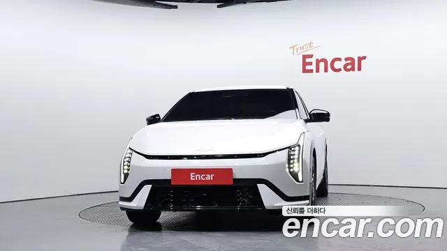 Kia EV4 — Фото автомобиля 3