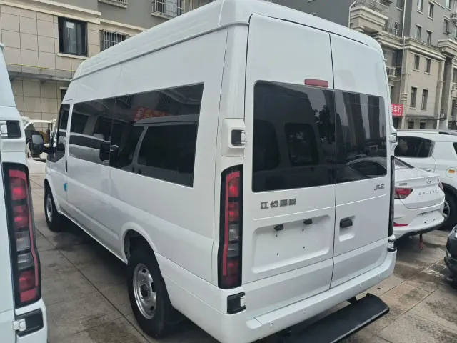 Jiangling JMC Fushun 2022 2.0T Manual Multi-purpose Passenger Vehicle Medium Wheelbase Medium-high Roof 6-7 seater — Фото автомобиля 9