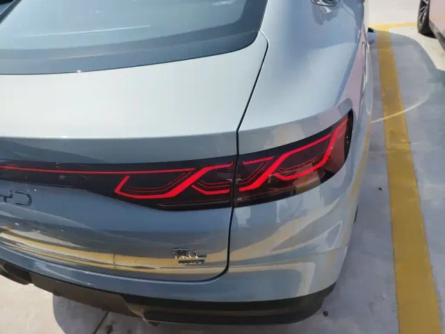 BYD Qin L — Фото автомобиля 7
