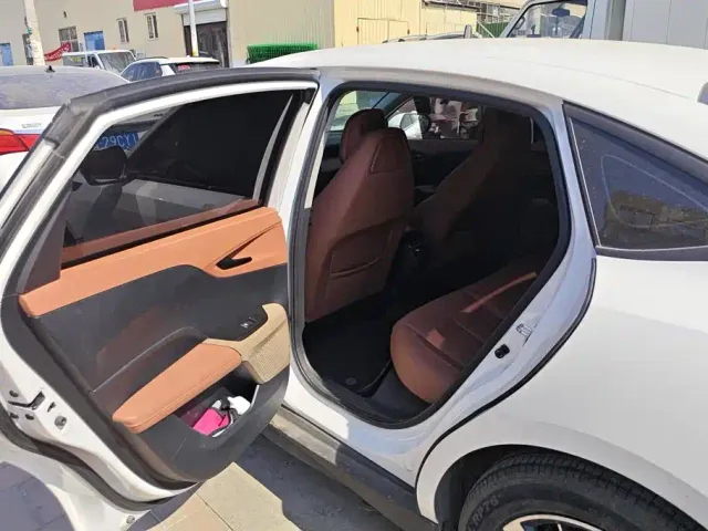 Changan Qiyuan A05 — Фото автомобиля 11