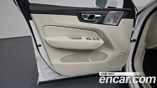 Вольво XC60 — Фото автомобиля 23