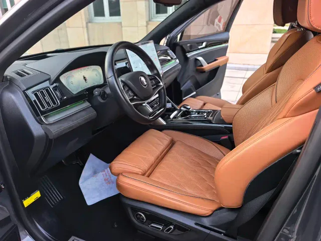 BYD Tang — Фото автомобиля 7