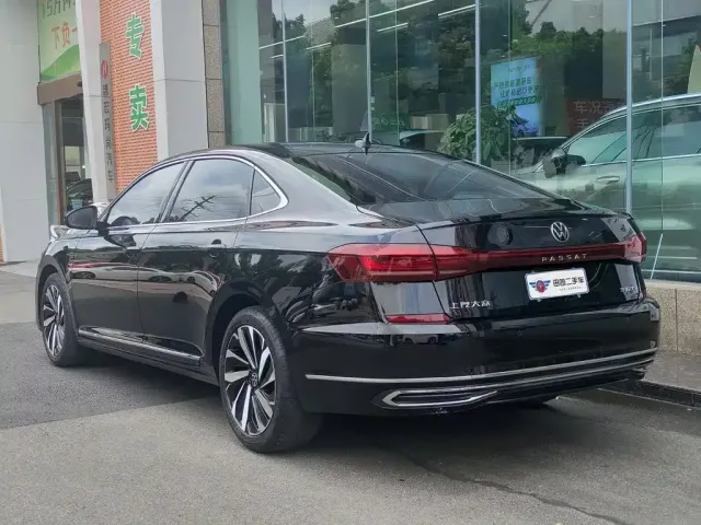 Volkswagen Passat — Фото автомобиля 4