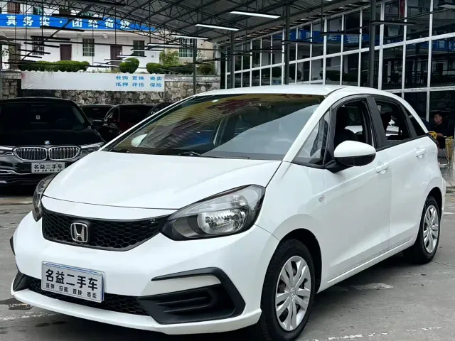 Honda Fit — Фото автомобиля 3