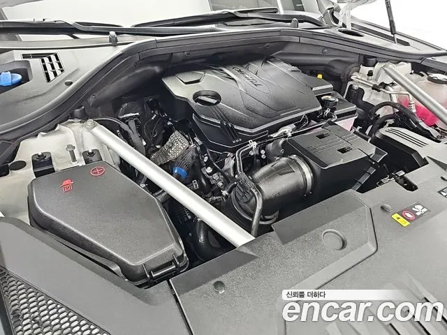 Genesis GV70 2.5T Бензин 2WD — Фото автомобиля 2