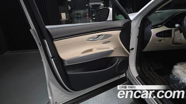 Genesis GV70 — Фото автомобиля 13