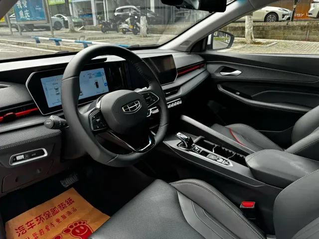 Geely Binrui — Фото автомобиля 9