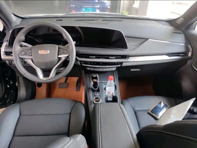 Cadillac XT4 — Фото автомобиля 2