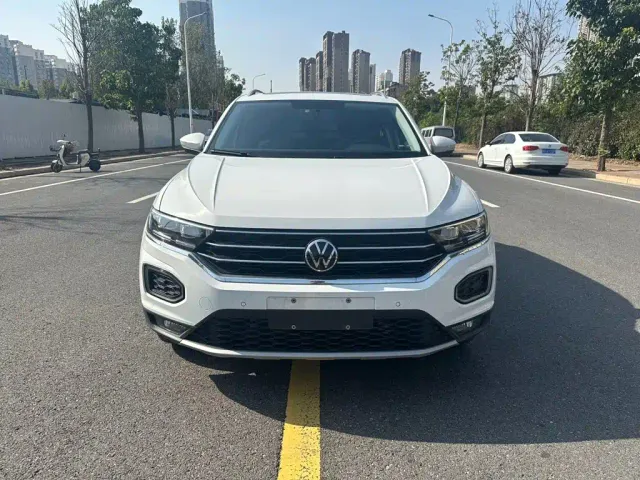 Volkswagen T-Roc — Фото автомобиля 2