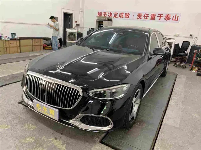 Фотография автомобиля — Mercedes-Benz Maybach S-Class
