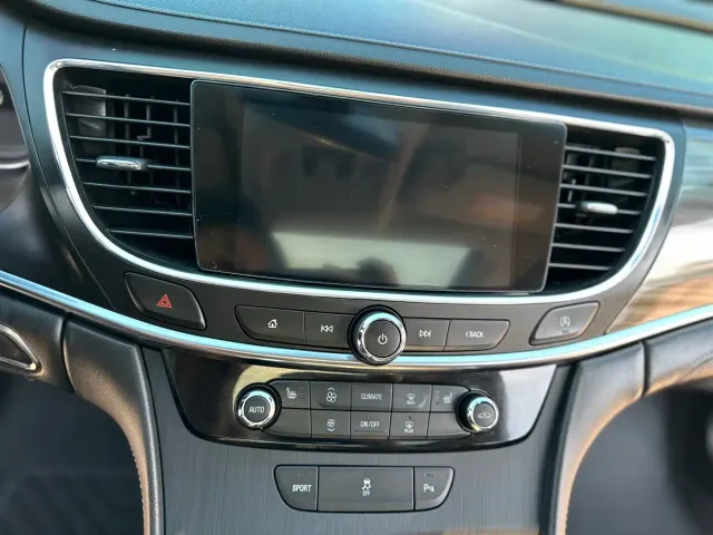 Buick LaCrosse — Фото автомобиля 17