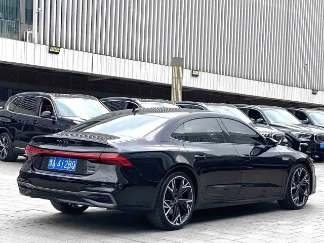 Audi A7L — Фото автомобиля 8