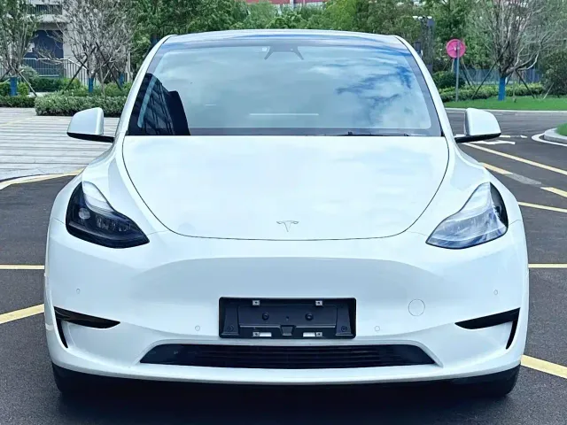 Tesla Model Y 2022 Facelift Rear-Wheel Drive Version — Фото автомобиля 2