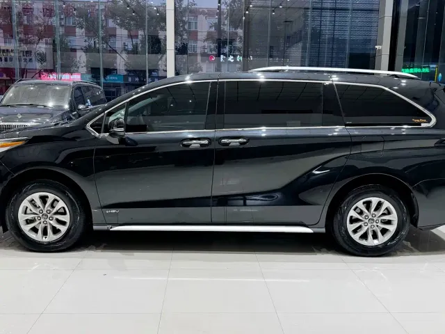 Toyota Granvia — Фото автомобиля 7