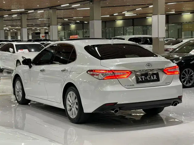 Toyota Camry 2021 2.0G Luxury Edition — Фото автомобиля 11