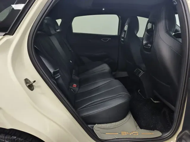 BYD Seal 06 — Фото автомобиля 15