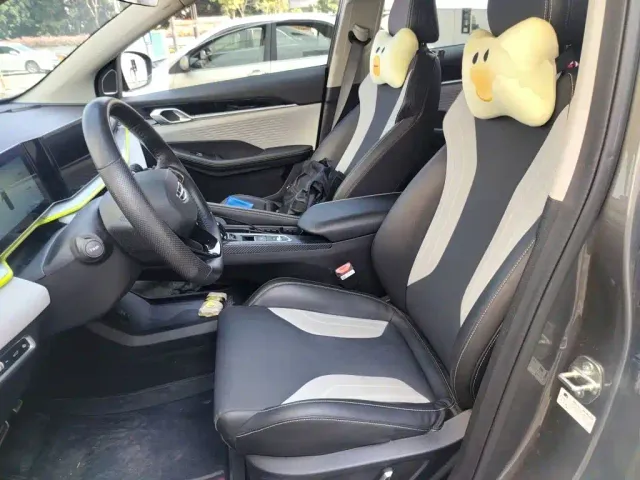 Geely Binyue — Фото автомобиля 16