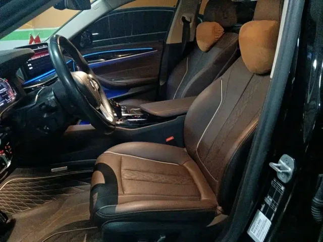 BMW 5 Series — Фото автомобиля 11