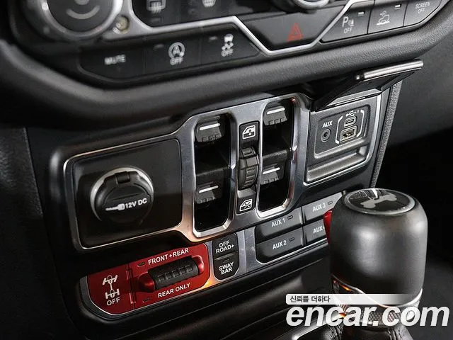 Jeep Wrangler — Фото автомобиля 17