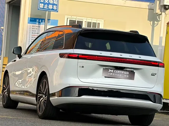 Xpeng G9 — Фото автомобиля 10