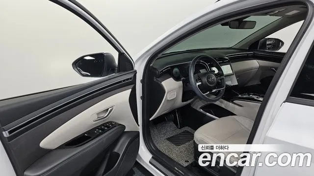Hyundai Tucson Tucson (NX4) Бензин 1.6 турбо 2WD — Фото автомобиля 10