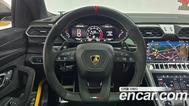 Lamborghini Urus — Фото автомобиля 12