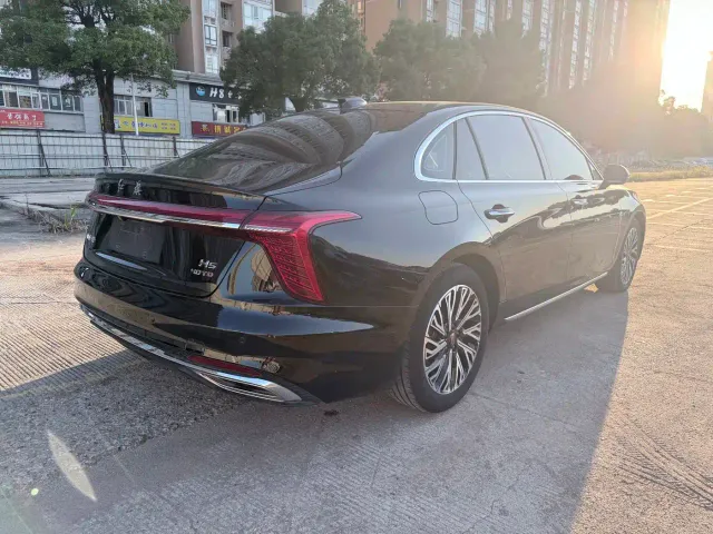 Hongqi H5 — Фото автомобиля 4