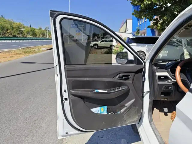 Wuling Hongguang — Фото автомобиля 7