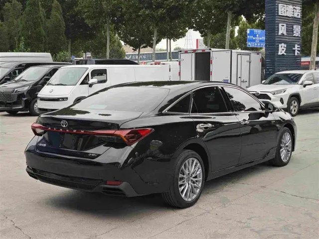 Toyota Avalon — Фото автомобиля 4