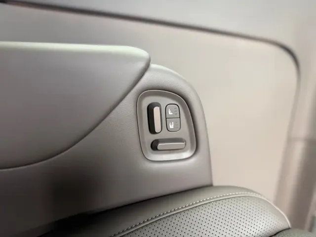 Li Auto MEGA — Фото автомобиля 15