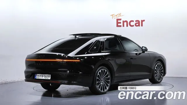 Hyundai Grandeur GN7 — Фото автомобиля 2