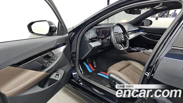 BMW 5-Series 5 серия (G60) 523d M Sport — Фото автомобиля 9