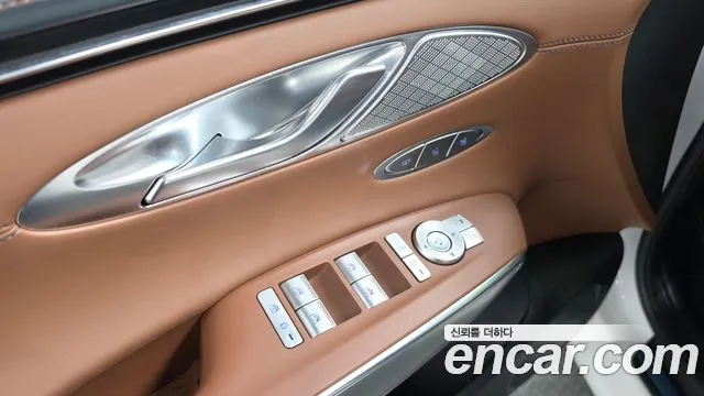 Genesis GV70 — Фото автомобиля 28