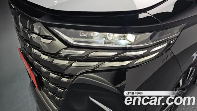 Toyota Alphard — Фото автомобиля 17