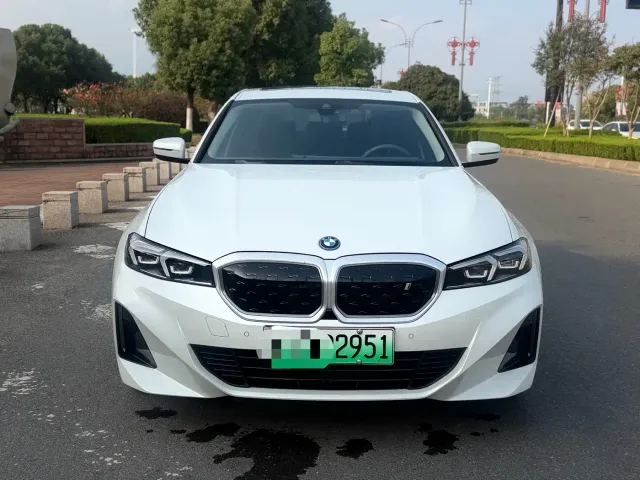 BMW i3 — Фото автомобиля 2
