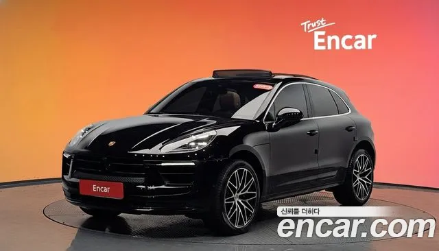 Фотография автомобиля — Porsche Macan