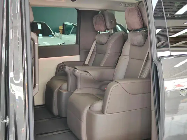 Li Auto MEGA — Фото автомобиля 4