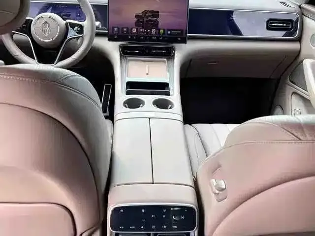 Aito M7 — Фото автомобиля 5