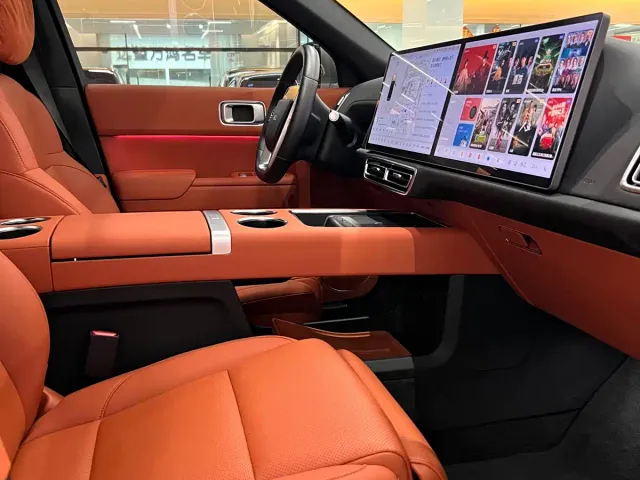 Li Auto L8 — Фото автомобиля 8