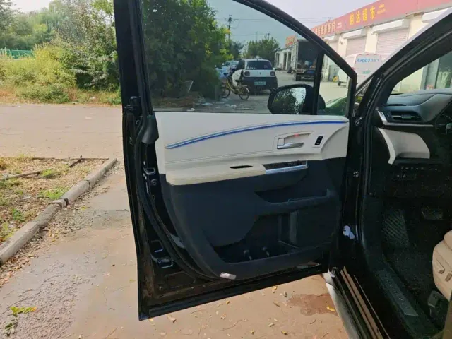 Toyota Granvia — Фото автомобиля 7