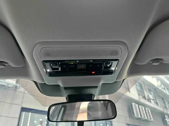 Toyota RAV4 — Фото автомобиля 10