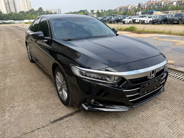 Honda Accord — Фото автомобиля 3