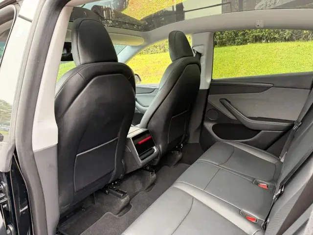 Tesla Model Y — Фото автомобиля 11