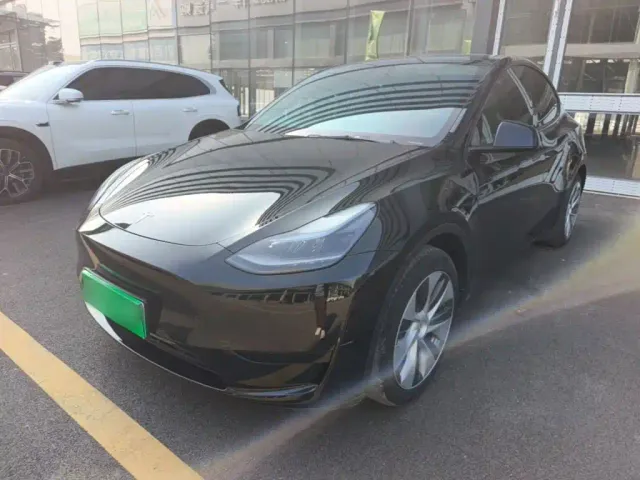 Фотография автомобиля — Tesla Model Y