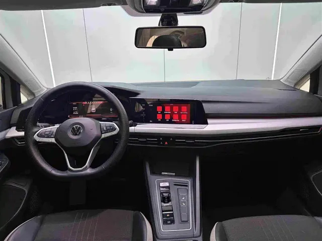 Volkswagen Golf — Фото автомобиля 14
