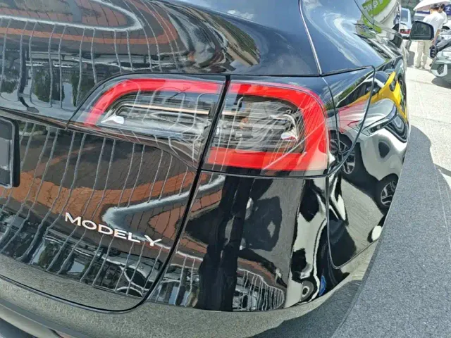 Tesla Model Y — Фото автомобиля 7