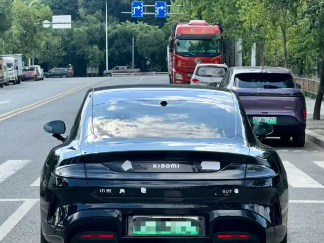 Xiaomi SU7 — Фото автомобиля 5