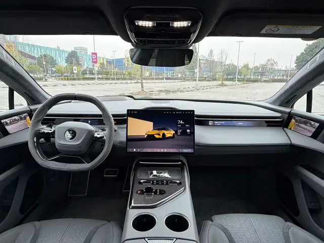 Lotus Emeya — Фото автомобиля 10